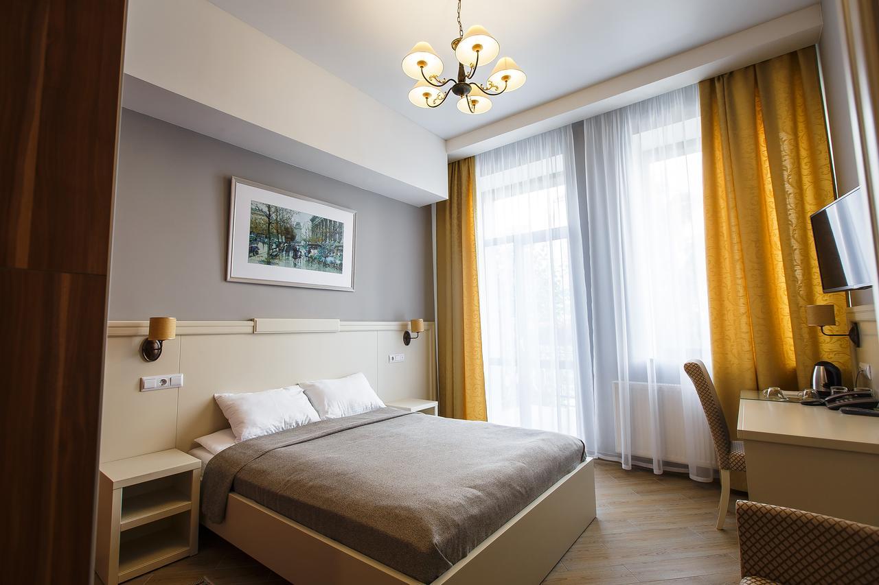 Hotel Mariinskiy Baranawitschy Exterior foto