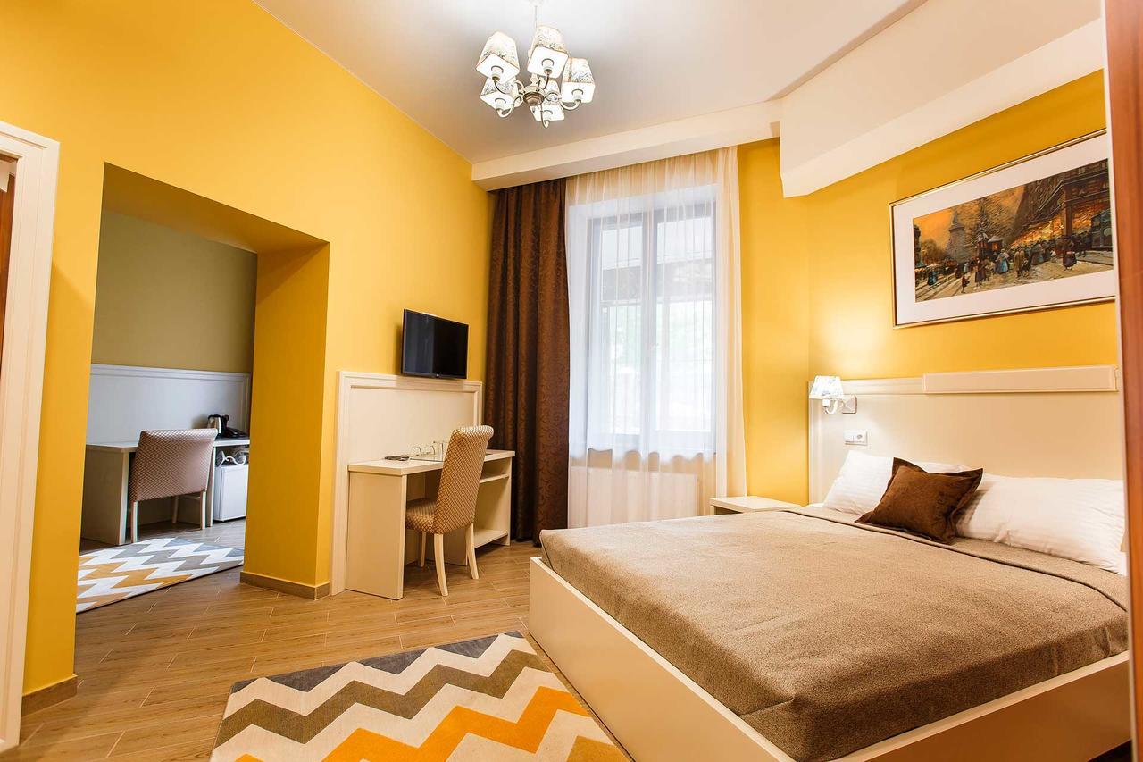 Hotel Mariinskiy Baranawitschy Exterior foto